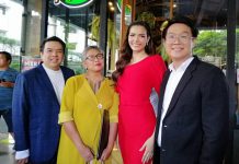 “ฟ้าใส ปวีณสุดา” “เอส อนุสิทธิ์” ผู้จัดการส่วนตัว  พร้อมด้วย “ทนายนงลักษณ์ แตงเจริญ” และ “ทนายคริส โปตระนันทน์”