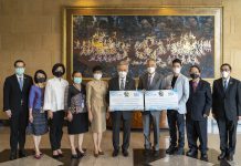 บี.เอ็ล.ฮั้ว และบริษัทในเครือ บริจาคยาและเวชภัณฑ์ทางการแพทย์ มูลค่า 1,207,709 บาท เพื่อผู้ป่วยในสาธารณรัฐแห่งสหภาพเมียนมา ให้สมาคมไทย-พม่า เพื่อมิตรภาพ