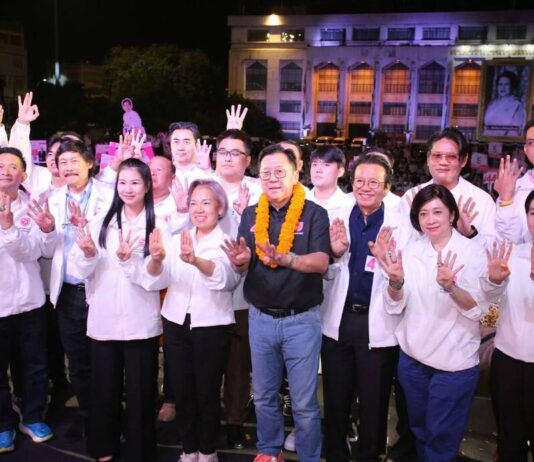 “โอกาสใหม่” บุกลานคนเมือง “จตุพร” ชูจุดยืน “เราไม่มีถ้า มีแต่ทำ” แช่แข็งหนี้ เติมเงิน เพิ่มงาน ปลุกคนกรุงฯ เลือกเบอร์ 44 เปลี่ยนวิกฤตเป็นโอกาส