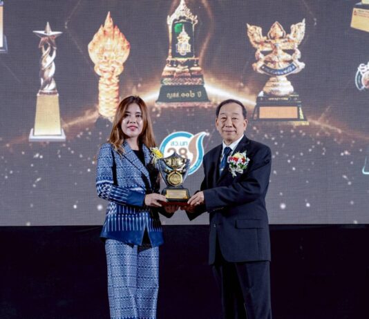 คุณเพชรมณี สกุลบึงบูรพ์ เจ้าของแบรนด์ SPP และ แบรนด์ EYB SHOPPING คว้า 2 รางวัลใหญ่ TOP BRAND AWARDS 2026 และ BEST AWARDS ASEAN BRAND 2026